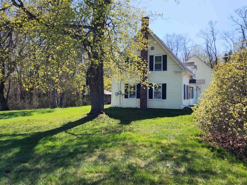 40 Ellis Ln, Claremont, NH, 03743-4512 | Card Image