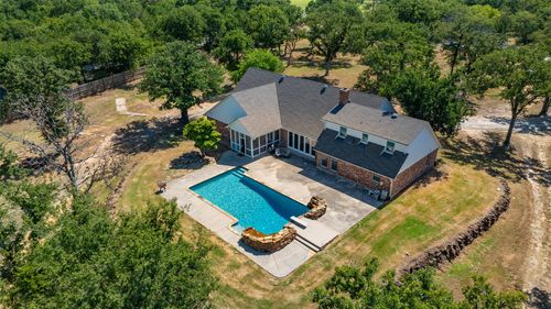 411 Center Hill Rd, Gainesville, TX, 76240-7209 | Card Image