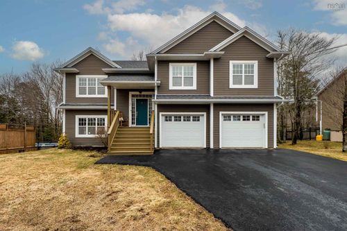 31 Colville Crt, Beaver Bank, NS, B4G1B8 | Card Image