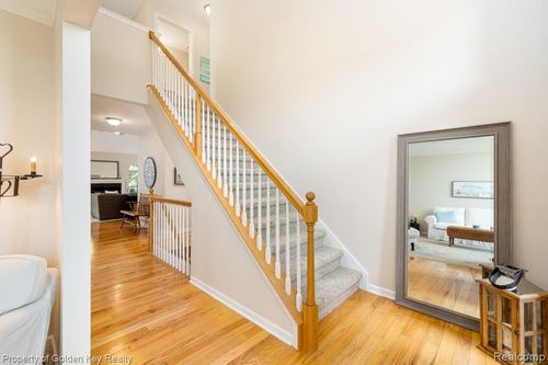 8730 Columbia Cir, Canton, MI, 48187-1353 | Card Image