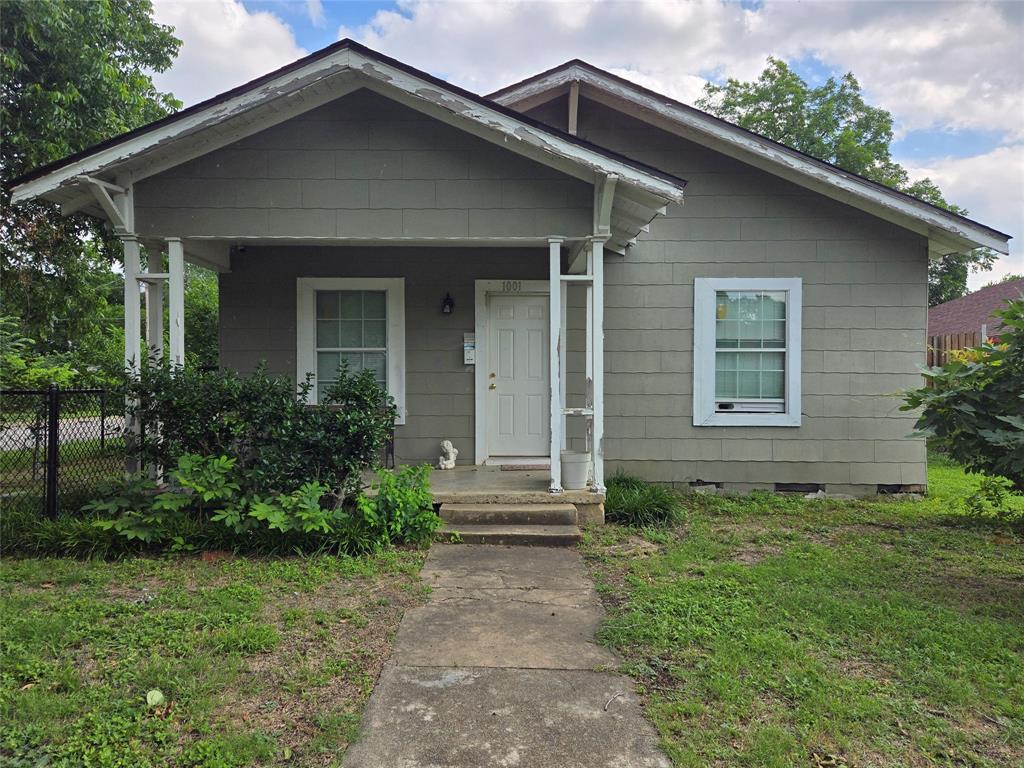 Drew St, Fort Worth, TX 76110