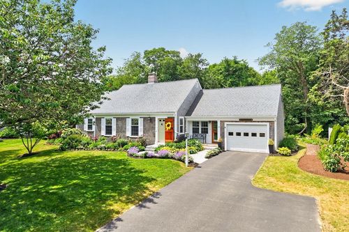 25 Gingerbread Ln, Yarmouth, MA, 02675 | Card Image