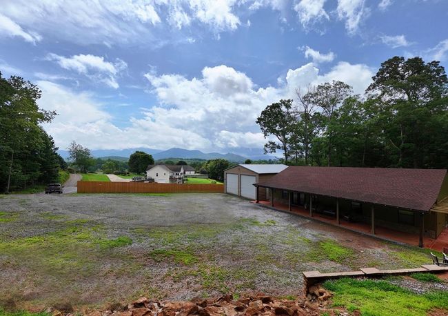 1529 Cedar View Ln, Home with 1 bedrooms, 2 bathrooms and 2 parking in Hiawassee GA | Image 9