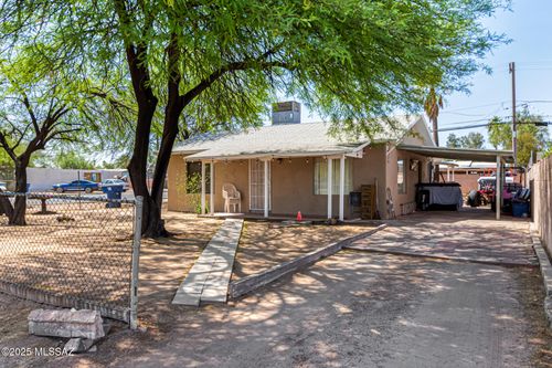 3174 E 24th St, Tucson, AZ, 85713-2201 | Card Image