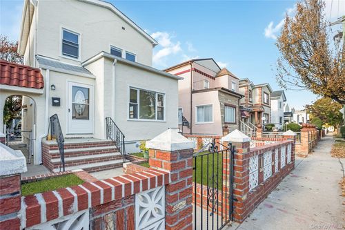 135 234th St, Rosedale, NY, 11422-1507 | Card Image