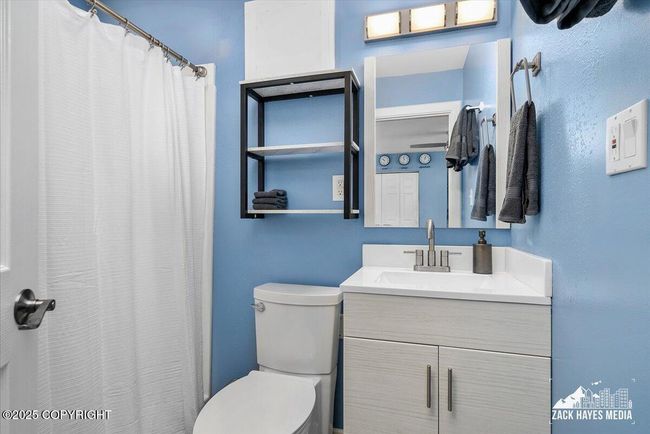 Unit 5 bath | Image 58