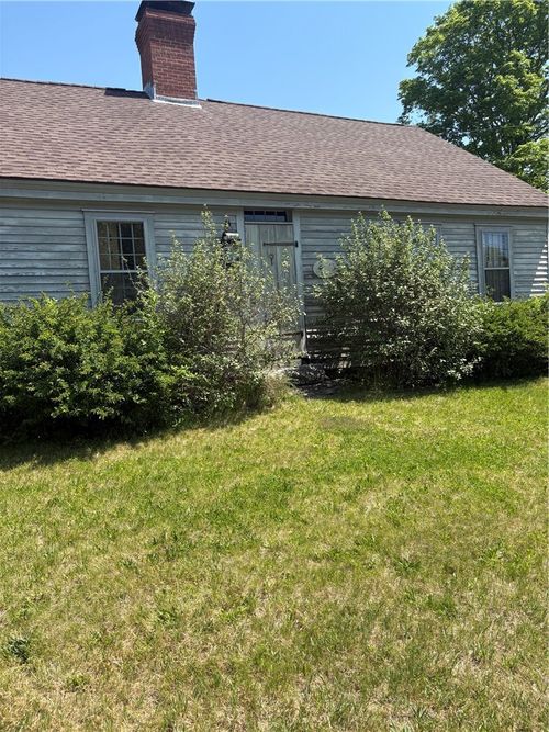 383 Putnam Pike, Chepachet, RI, 02814-2162 | Card Image