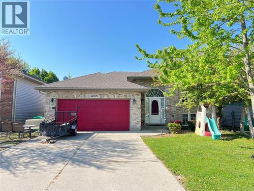 4015 Applewood Dr, Petrolia, ON, N0N1R0 | Card Image