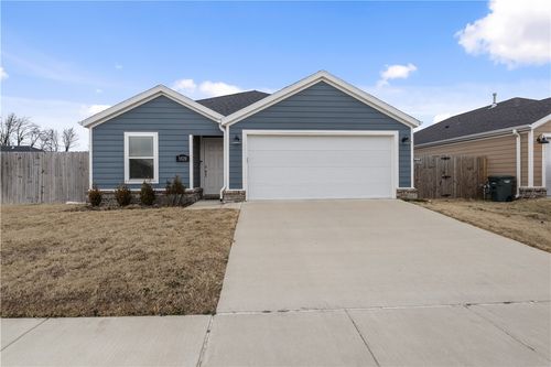 5820 W Holdcroft Dr, Fayetteville, AR, 72704-5180 | Card Image