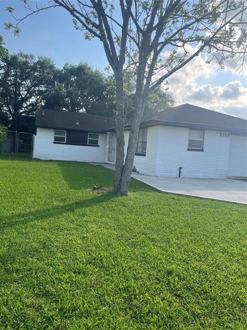 5502 Elm Tree Dr, Houston, TX, 77048-1842 | Card Image