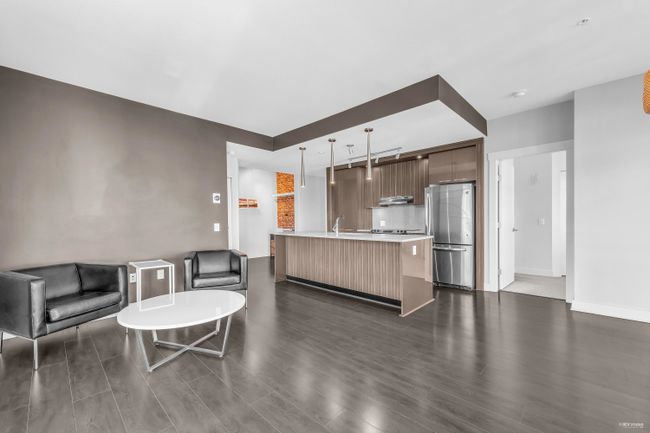 308 - 733 W 14 Th Street, Condo with 2 bedrooms, 2 bathrooms and 1 parking in North Vancouver BC | Image 2
