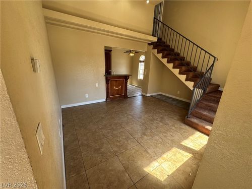 39-3976 Colors Ct, Las Vegas, NV, 89103-3611 | Card Image