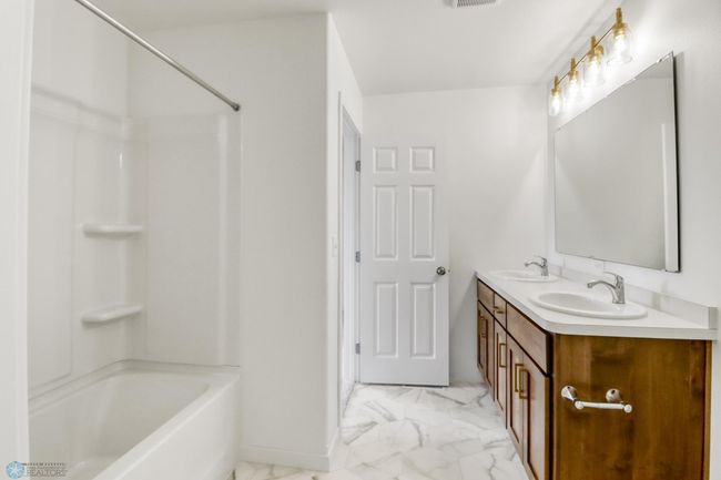 Upstairs Bathroom1_1.JPG | Image 19