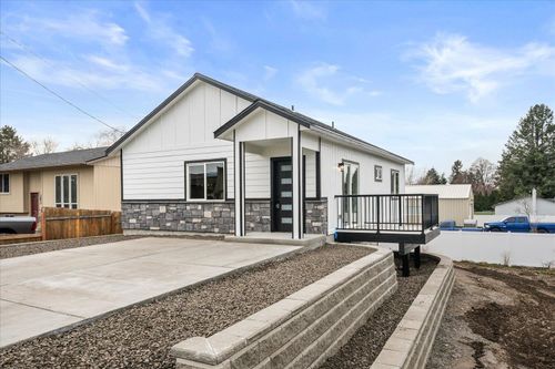 327 N Bannen Rd, Spokane Valley, WA, 99216-2095 | Card Image