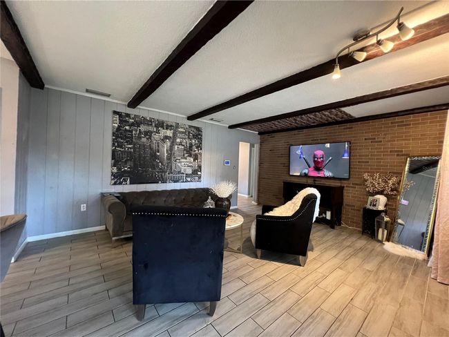 Living Room | Image 8