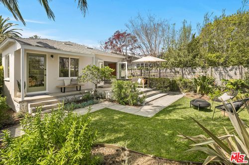 2477 Walnut Ave, Venice, CA, 90291-5018 | Card Image