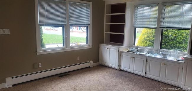 31 Bee St, House other with 3 bedrooms, 2 bathrooms and null parking in Meriden CT | Image 6