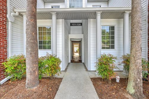 125 Golf View Ln, Summerville, SC, 29485-6247 | Card Image