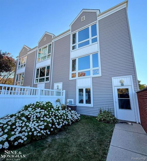 3305 Jib Ln, Detroit, MI, 48207-5003 | Card Image