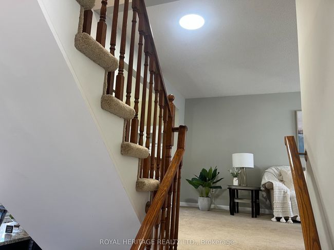 28 Renfield Cres, House other with 3 bedrooms, 3 bathrooms and 2 parking in Whitby ON | Image 15