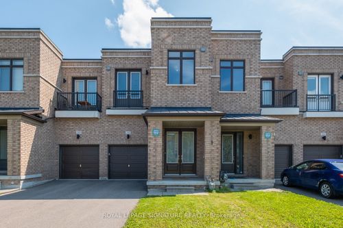 215 Elyse Crt, Aurora, ON, L4G2C9 | Card Image