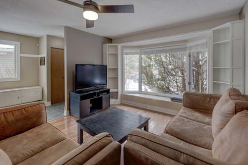 16 Martingrove Mews Ne, Calgary, AB, T3J2S9 | Card Image