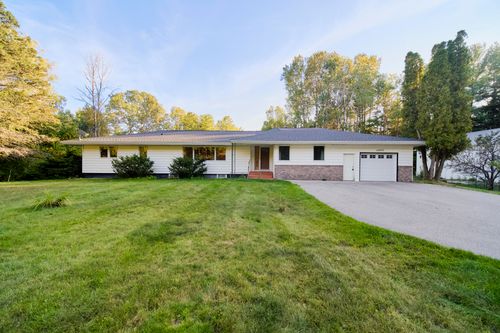 14977 9 Mile Rd, Kaleva, MI, 49645-9772 | Card Image