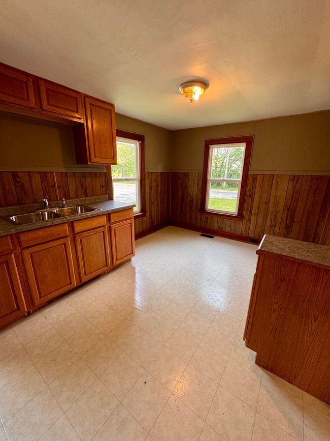 1202 E Water St, House other with 1 bedrooms, 1 bathrooms and 4 parking in Pontiac IL | Image 9
