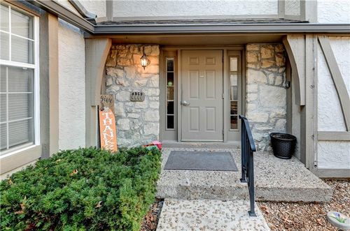 a-1133 A E 12th Street Ct N, Independence, MO, 64056 | Card Image