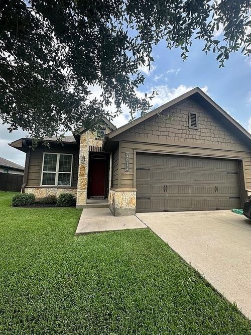 2013 Arable Ct, Brenham, TX, 77833-3293 | Card Image