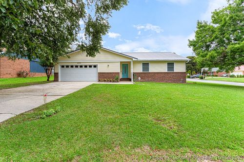 6890 Brasswood Dr, Fayetteville, NC, 28314-5302 | Card Image