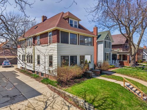3313 N Summit Ave, Milwaukee, WI, 53211-2930 | Card Image