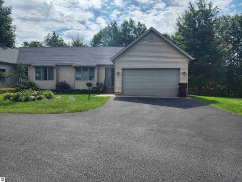 11-667 Pine Pointe Trl, Boyne City, MI, 49712-9293 | Card Image