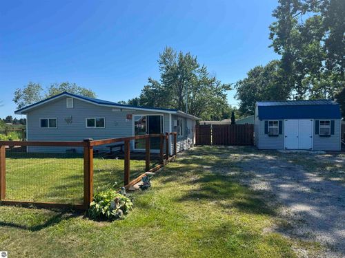 382 Smith Street, Oscoda, MI, 48750 | Card Image