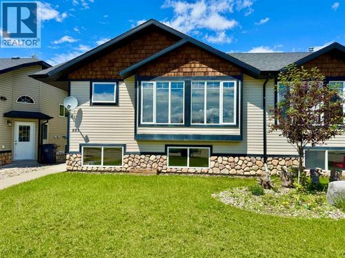 881 Kettles St, Pincher Creek, AB, T0K1W0 | Card Image