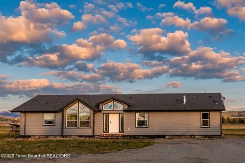 4 Eagle Ln, Pinedale, WY, 82941 | Card Image