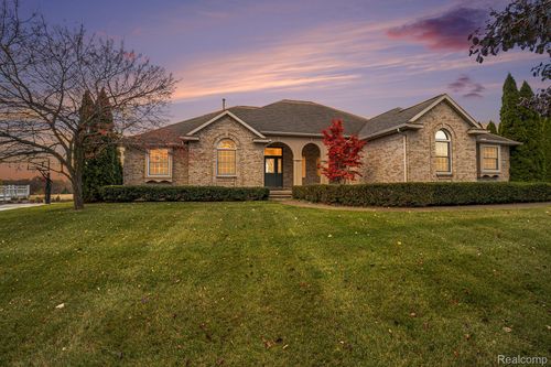 4382 Oak Tree Ct, Fenton, MI, 48430-9175 | Card Image