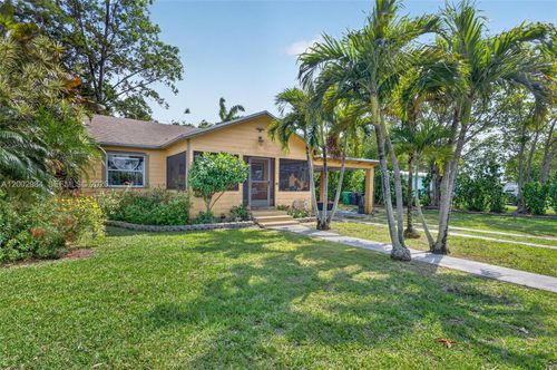 1490 Nw 8th St, Homestead, FL, 33030 | Card Image