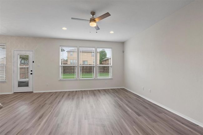 Living Room | Image 11