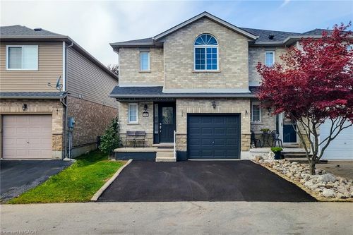 41 Vennio Lane, Hamilton, ON, L9B2Y6 | Card Image