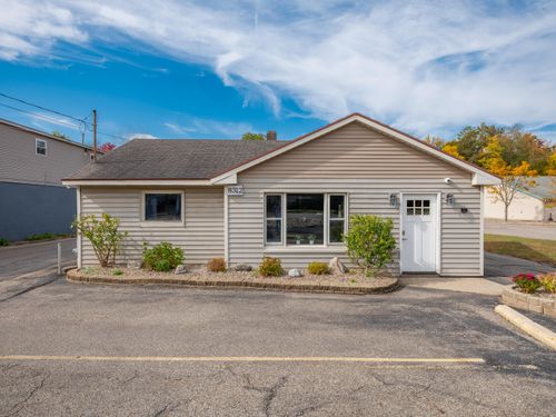 8312 Portage Rd, Portage, MI, 49002-5726 | Card Image