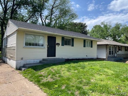 146 Roderick Dr, Saint Louis, MO, 63137-4557 | Card Image