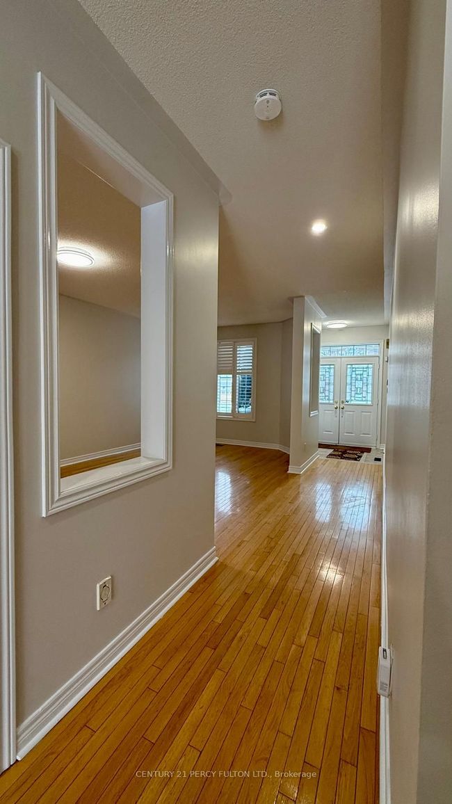 17 Ambercroft St, House other with 5 bedrooms, 4 bathrooms and 2 parking in Markham ON | Image 4