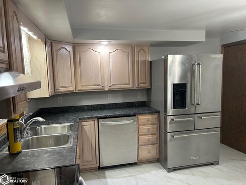 415 N Garfield Ave, Eagle Grove, IA, 50533-1019 | Card Image
