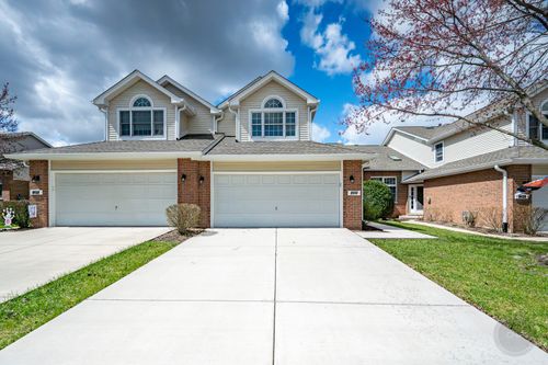 8444 Sandalwood Ct, Darien, IL, 60561-1768 | Card Image