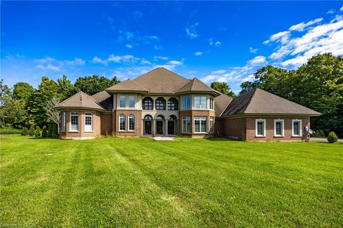 265 Front Rd, Saint Williams, ON, N0E1P0 | Card Image