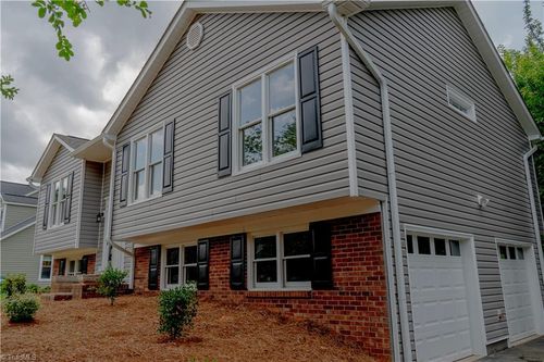 9048 Jefferson Woods Dr, Rural Hall, NC, 27045-9591 | Card Image