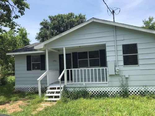 3918 Sycamore St, Bedias, TX, 77831-5685 | Card Image