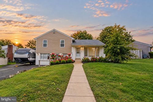 2232 E Helms Mnr, UPPER CHICHESTER, PA, 19061-3324 | Card Image