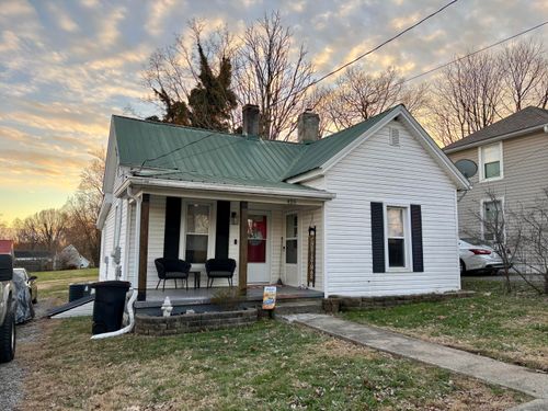 426 W Court St, Harrodsburg, KY, 40330-7803 | Card Image